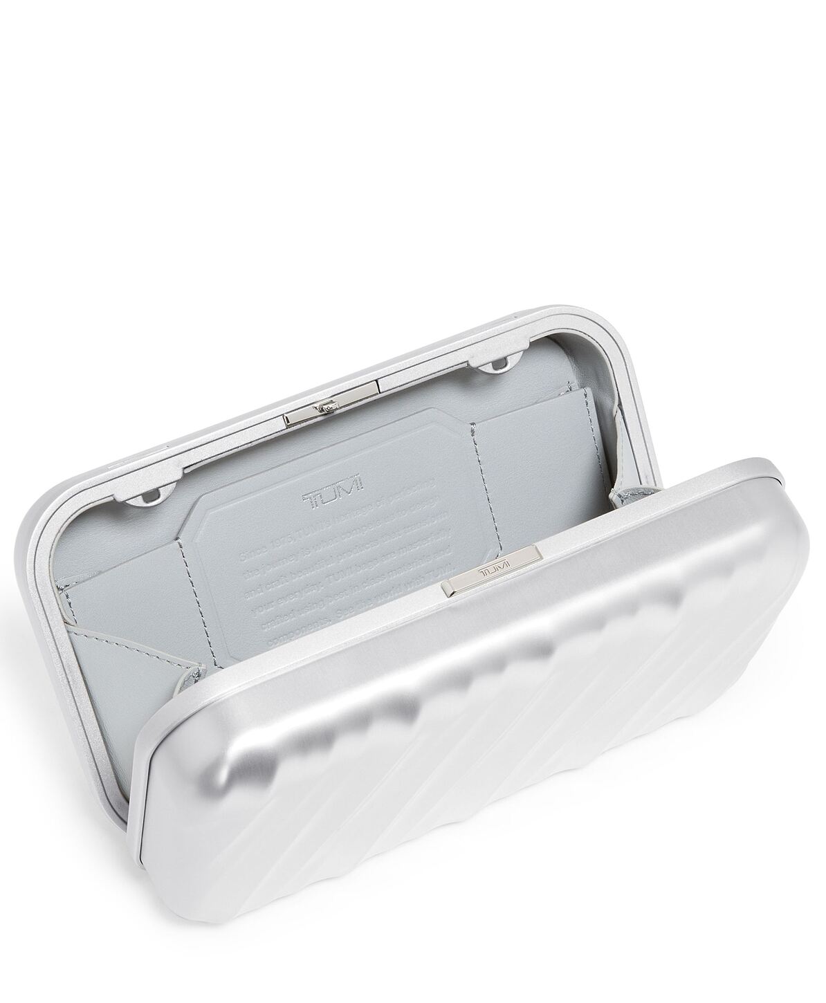 TUMI_19 Degree Aluminium Minaudiere_Silver_910,00 Euro (3)