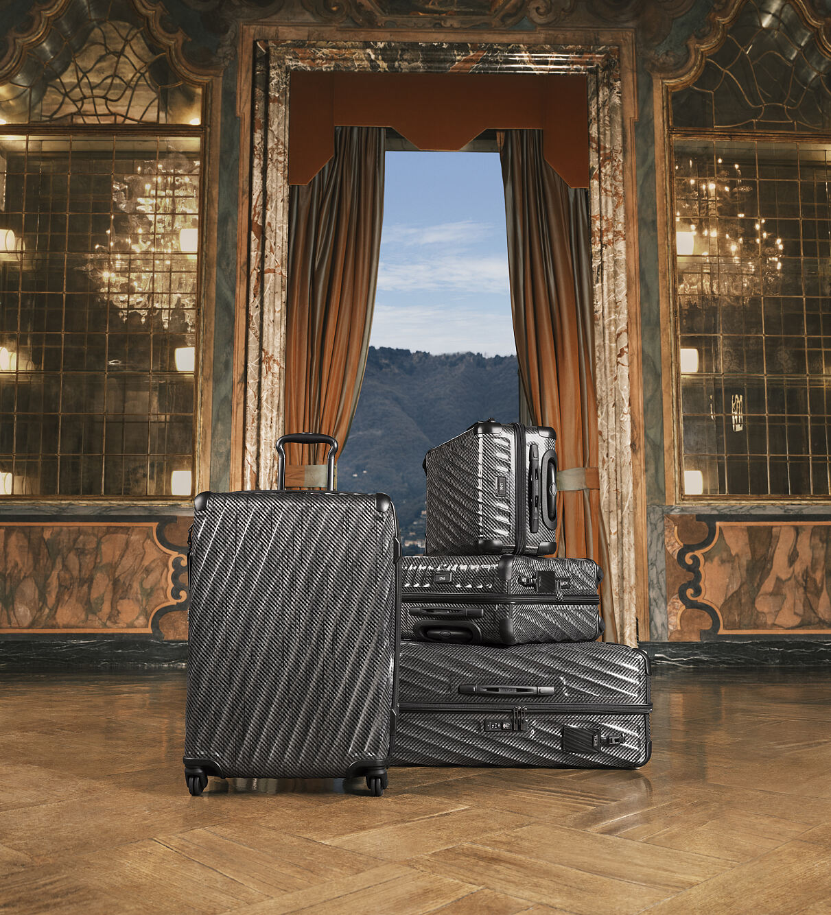 TUMI_19 Degree Lite_Black Graphite