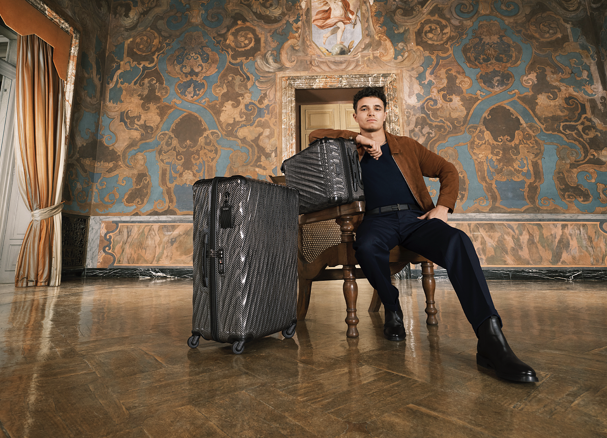 TUMI_Lando Norris_19 Degree Lite_Black Graphite