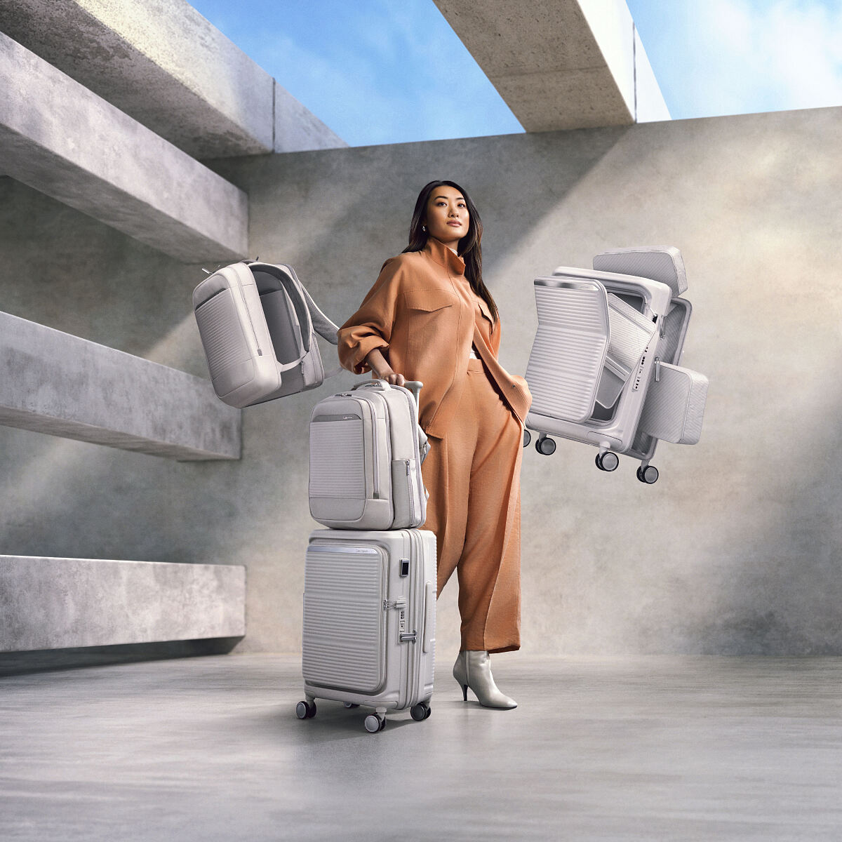SAMSONITE_PARALUX_GLOBALTOOLKIT_07.17.25_Samsonite_SocialCarousel_01