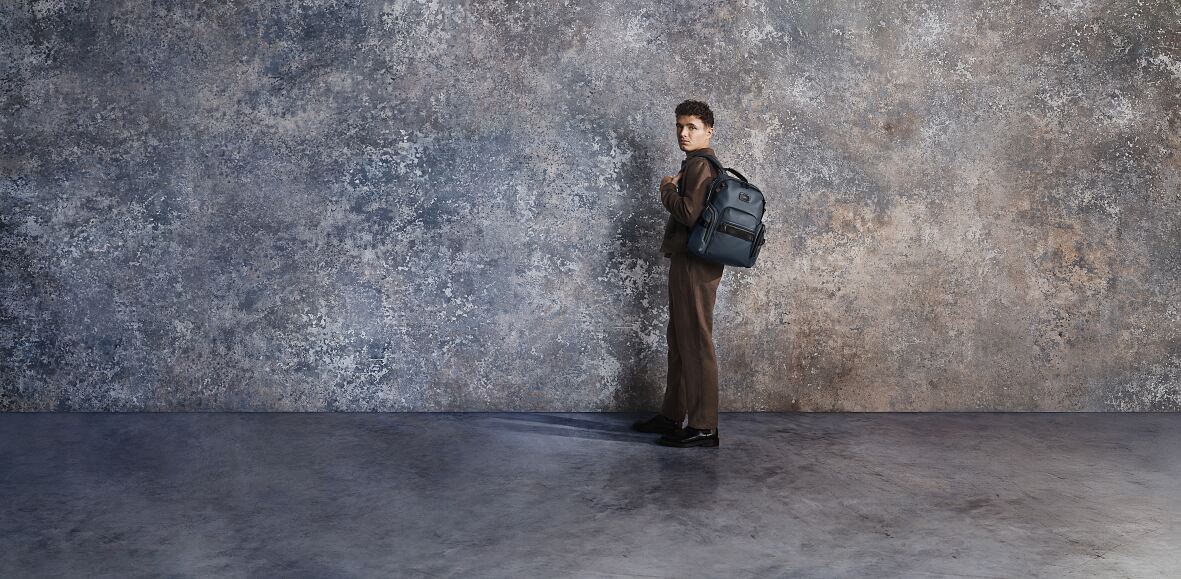 TUMI_FW25Lando_TALENT_AlphaBravoNavigationBackpack_NavyCanvas-088_Euro 580.00