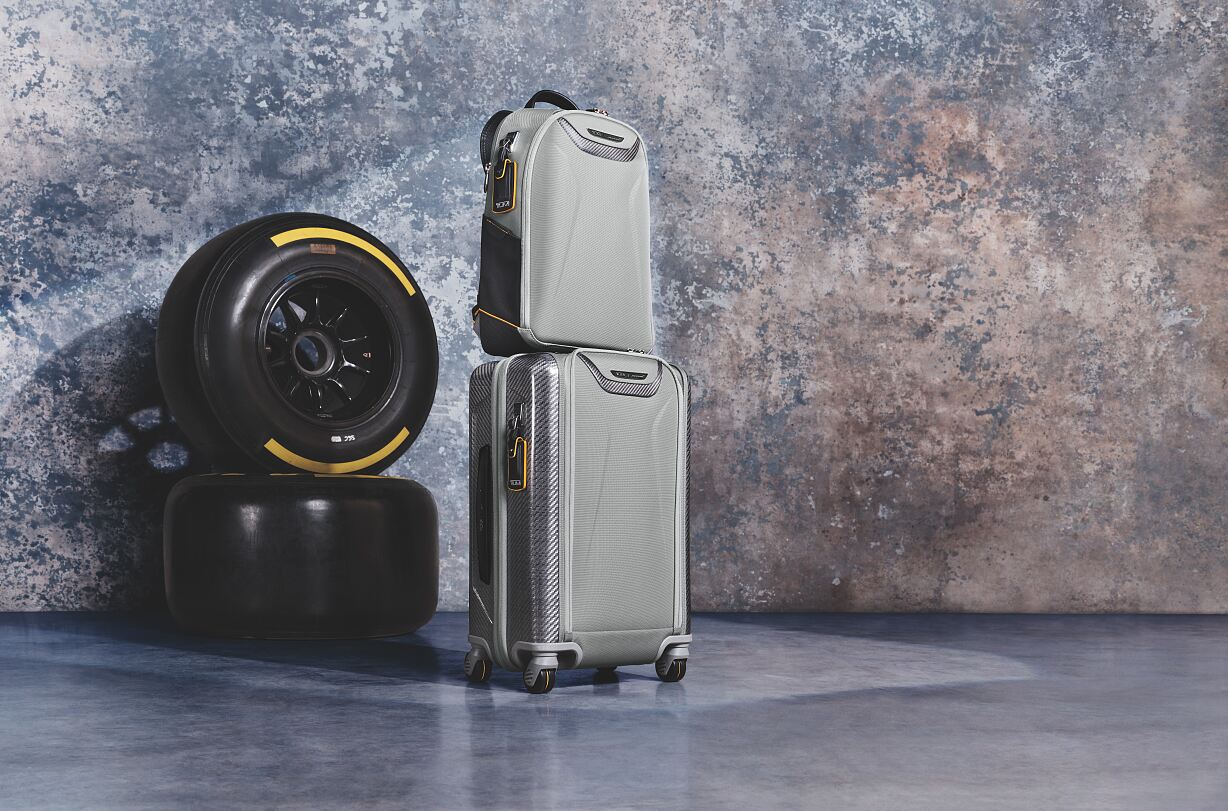 TUMI_FW25Lando_McLarenVelocityBackpack_Euro 1100.00_AeroIntlCO_SuperGrey-124_Euro 1890.00