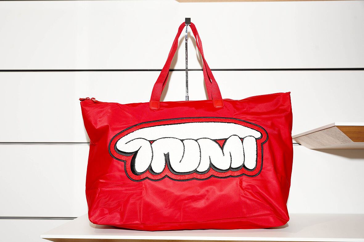 TUMI x GLOD_LiveArtPerformanceEvent_100925_Vienna©DIVINECOMMUNICATIONS_NYC Poster Print Collection