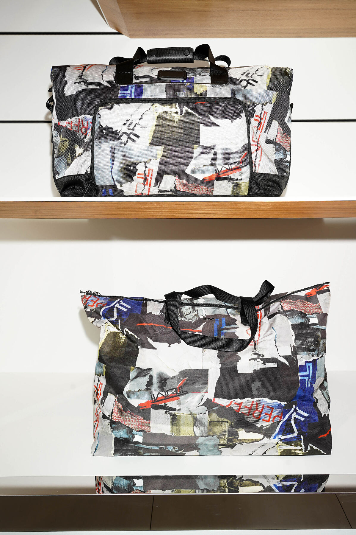 TUMI x GLOD_LiveArtPerformanceEvent_100925_Vienna©DIVINECOMMUNICATIONS_9_NYC Poster Print Collection