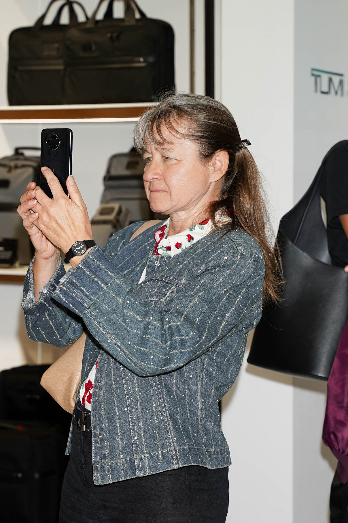 TUMI x GLOD_LiveArtPerformanceEvent_100925_Vienna©DIVINECOMMUNICATIONS_OE24 NEWSPAPER.jpg