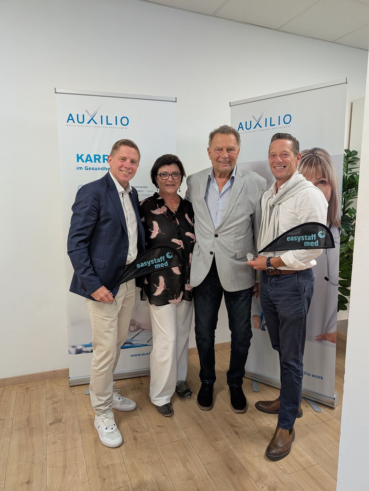 v.l.n.r. Alexander Tisch_Geschäftsführer easystaffmed_Alice Salusek_Gründerin Auxilio_ GmbH_ Dr. Reinhardt Salusek_Michael Kraak_Leiter Operations easystaffmed