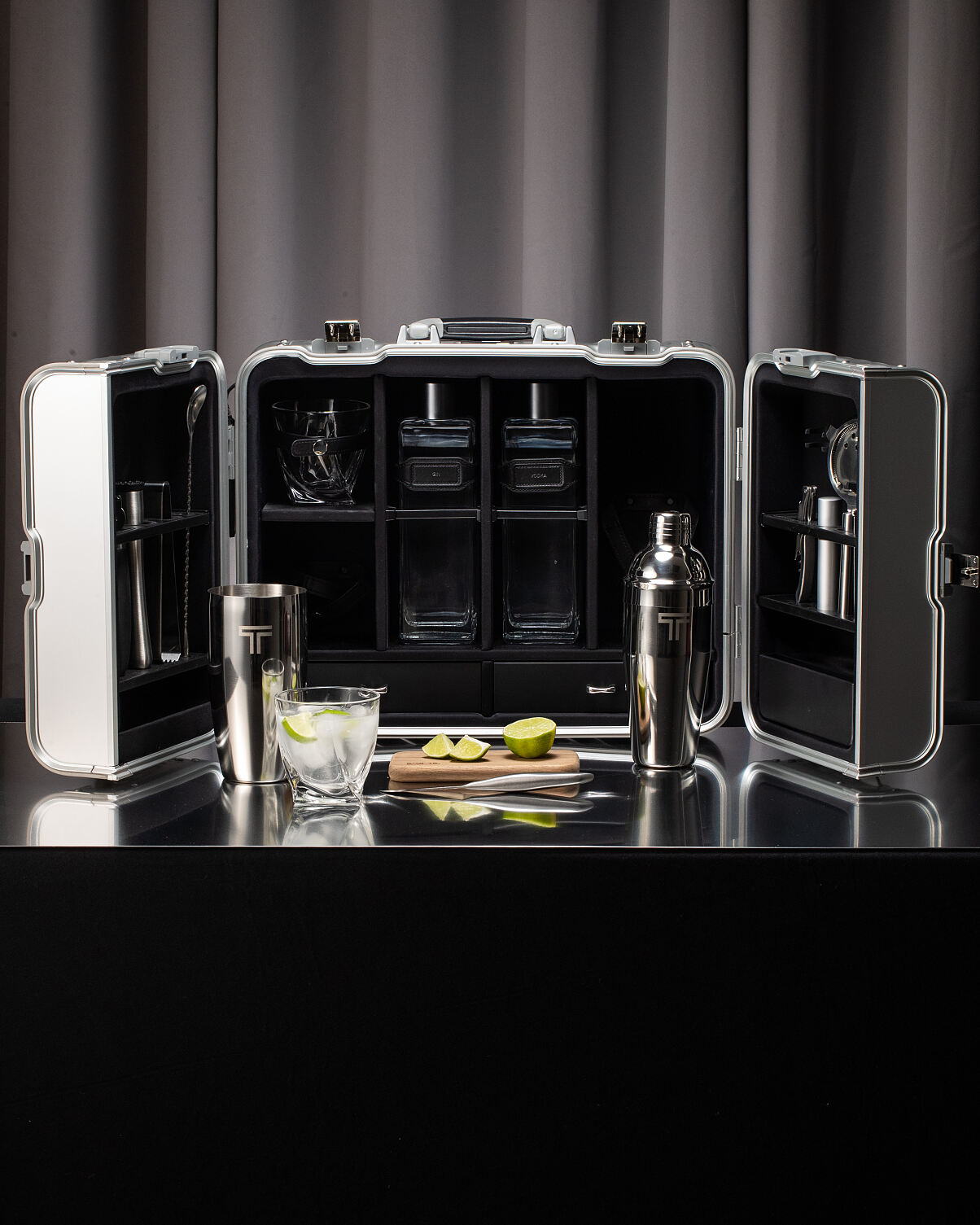 TUMI_19D Alu_Bar set_silver_Euro 5500.00  (3)
