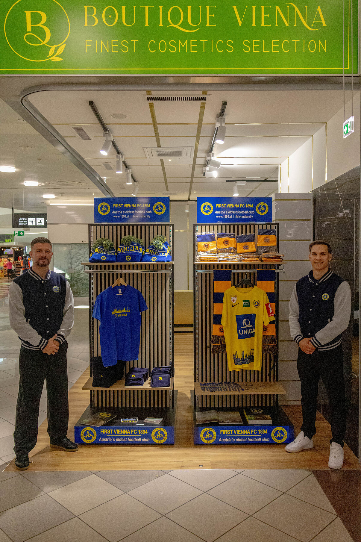 © First Vienna FC 1894 (honorarfrei)_v.l.n.r.: Vienna-Spieler Marco Djuricin & Christoph Monschein